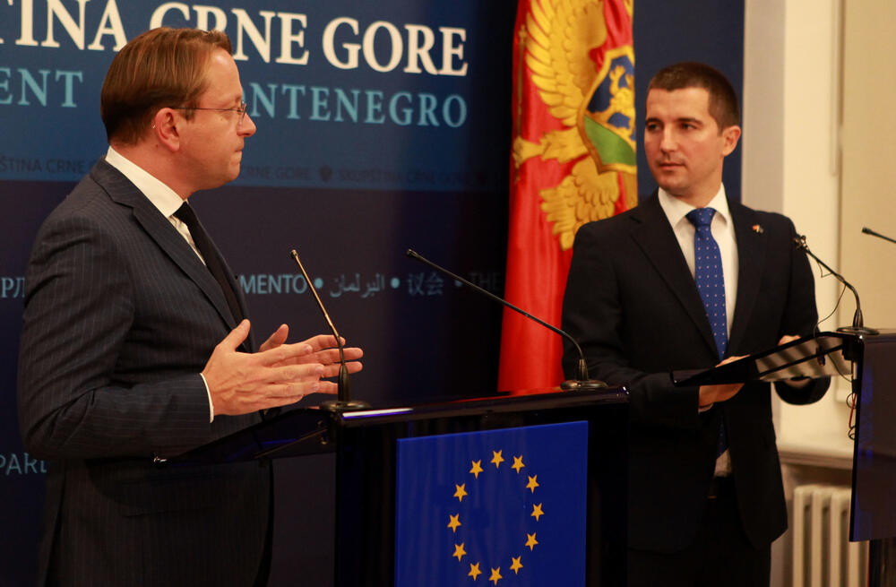 <p>Predsjednik parlamenta je kazao kako vjeruje da će Izvještaj o napretku i ekonomsko-investiciono plan biti podsticaj za spovođenje reformi</p>