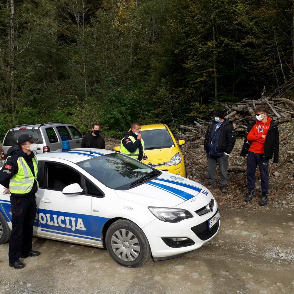 <p>Vasilije Ivanović, jedan od Rečinjana koji je protiv gradnje mHE, kazao je da će prestati i blokade, ali da će mještani posmatrati situaciju na terenu</p>