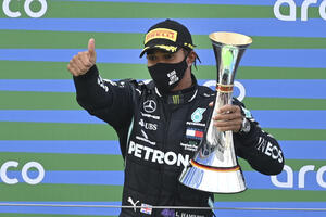 Hamilton ne pobjeđuje samo zato što vozi Mercedes