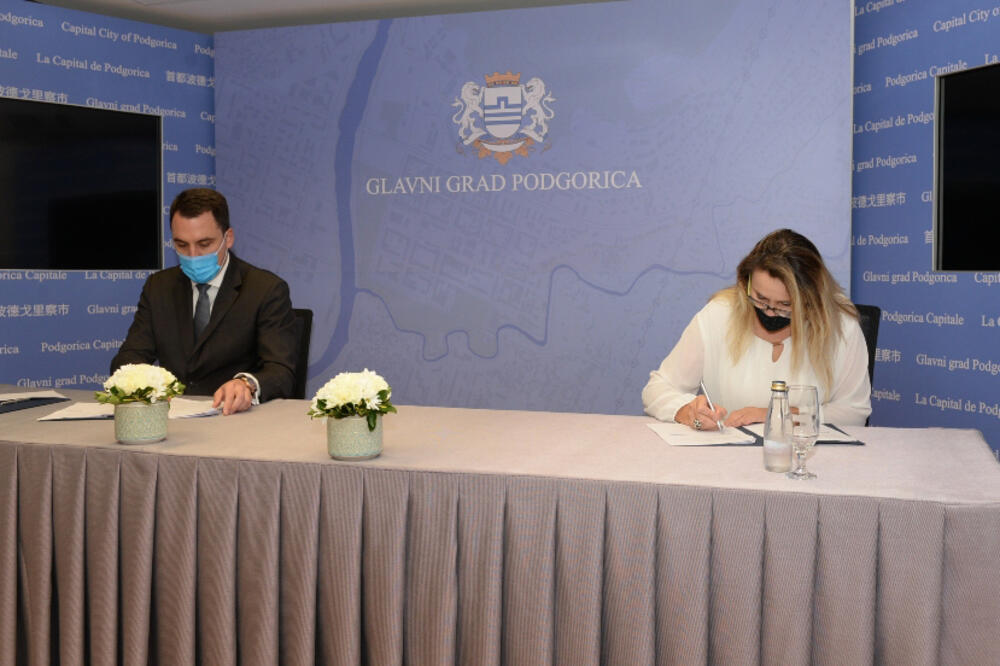 Potpisvanje ugovora, Foto: Glavni grad Podgorica