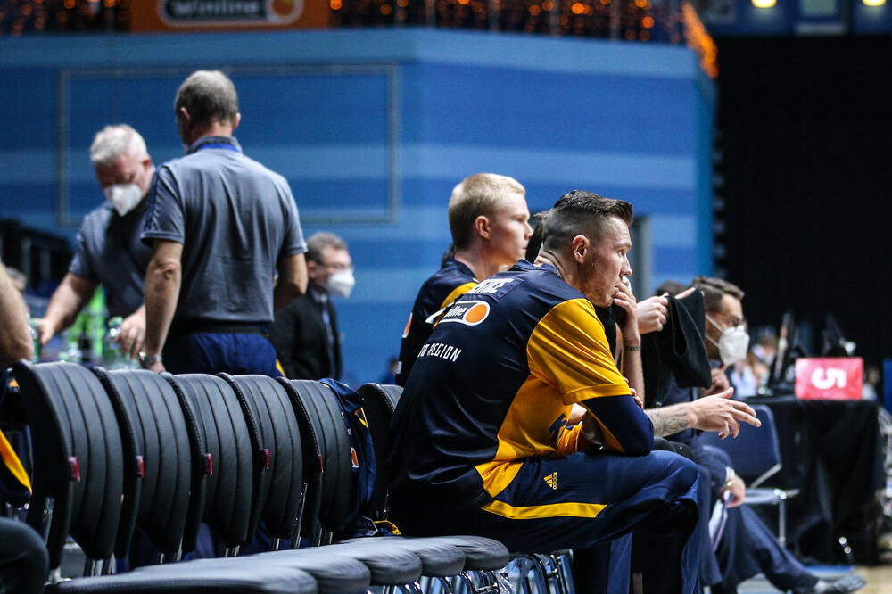 Poluprazna klupa Himkija na meču sa Žalgirisom, Foto: twitter.com/Khimkibasket