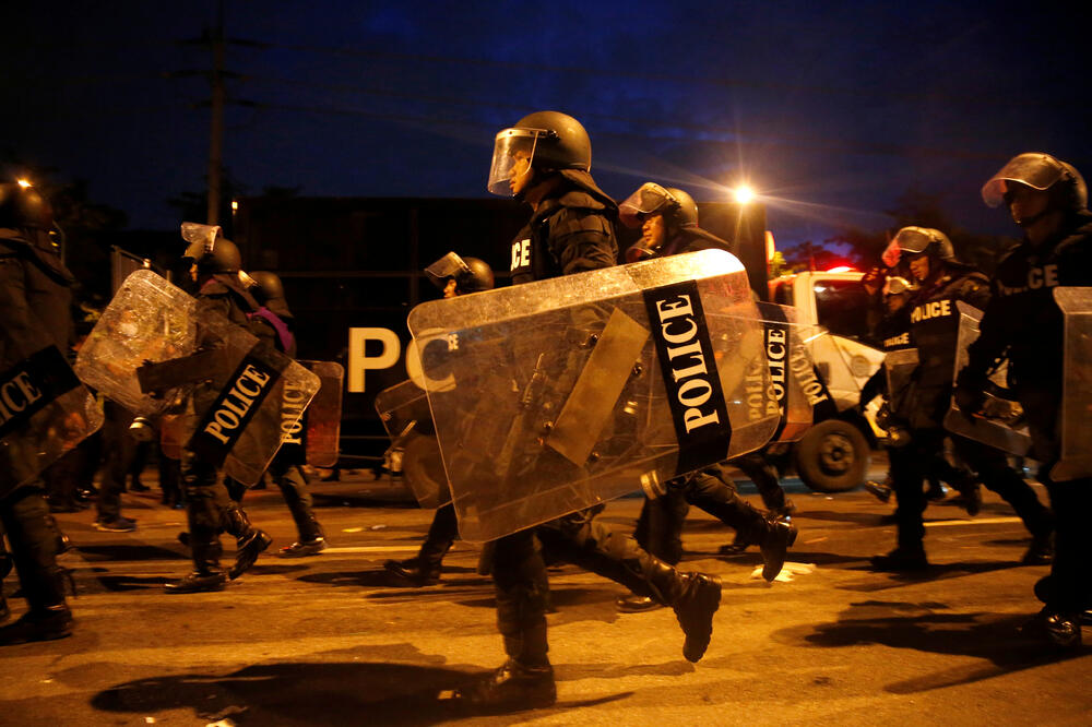 Policija na protestu na Tajlandu, Foto: Reuters