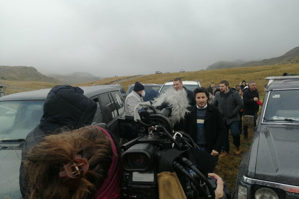 Abazović prilikom posjete braniteljima Sinjajevine, Foto: Luka Zeković