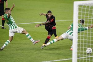 Sosijedad ubjedljiv u Sevilji za lidersku poziciju