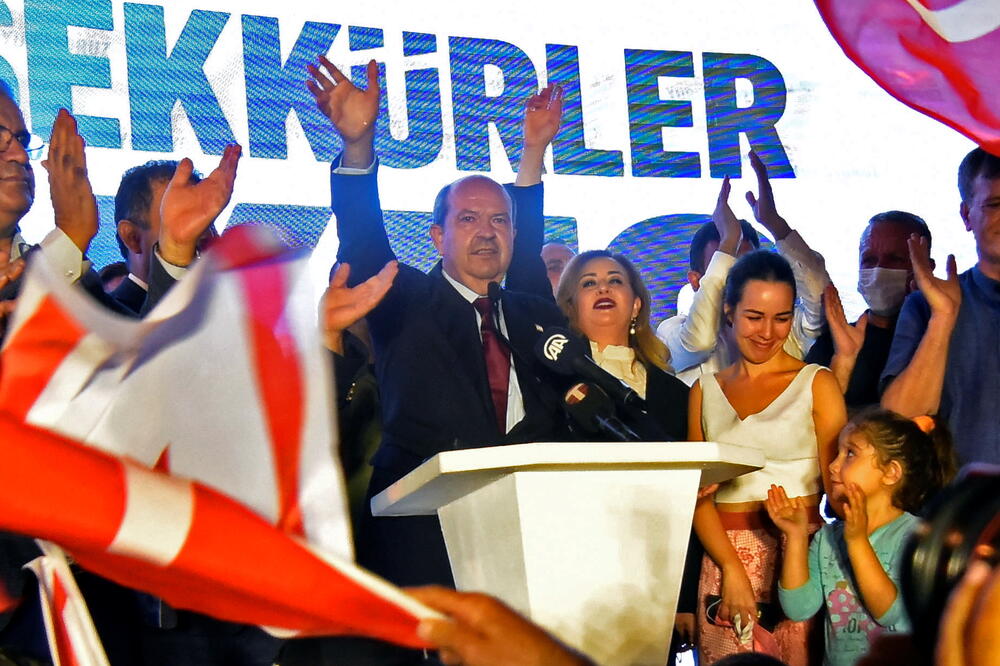 Tatar slavi nakon proglašenja rezultata, Foto: Reuters