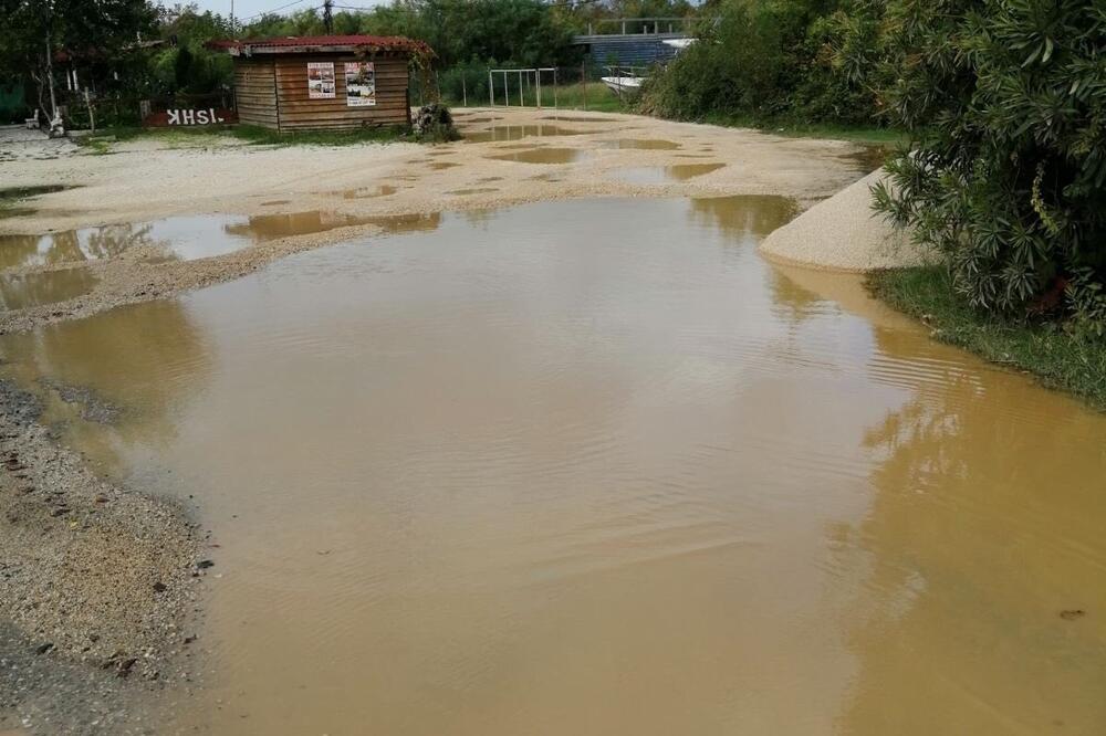 Teško do kuća kad kiša padne, Foto: Privatna arhiva