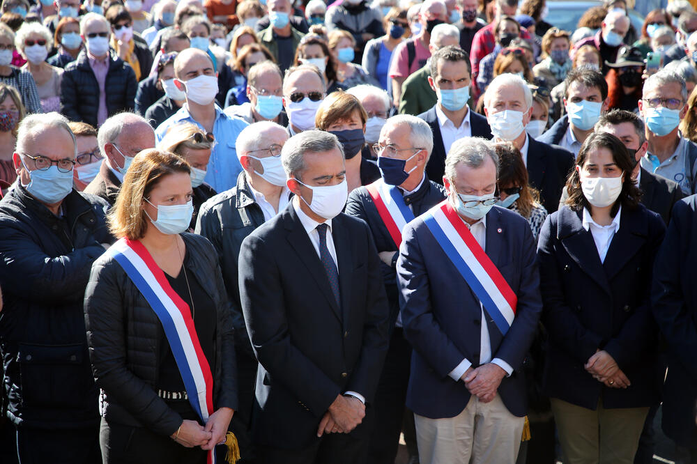 Francuski zvaničnici na mjestu ubistva Patija, Foto: AP