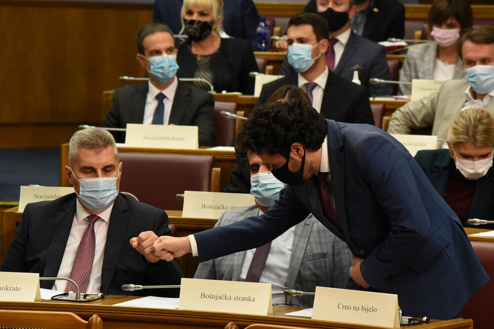 Ima još sukoba intresa među poslanicima: Juče u parlamentu, Foto: Luka Zeković
