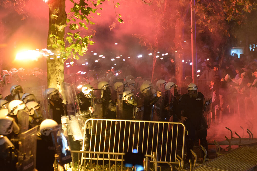 Sa protesta DF, 24. oktobar 2015., Foto: Boris Pejović
