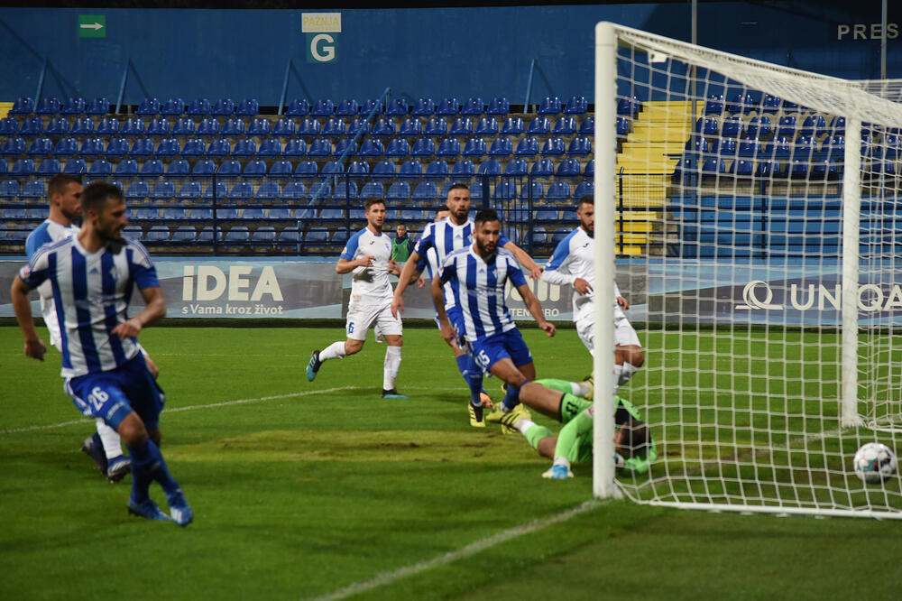 Ćuković postiže vodeći gol za Budućnost, Foto: Luka Zeković