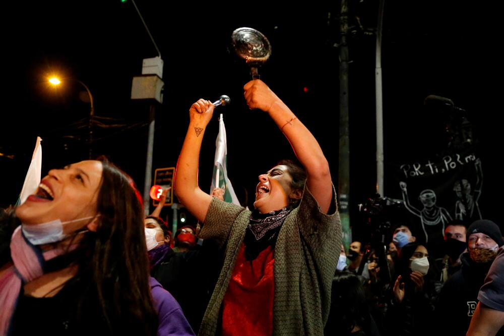 Građani slave na ulicama Valparaisa, Foto: Reuters