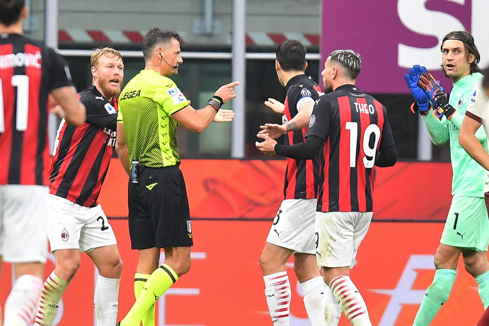 Pjero Đakomeli je dosudio dva veoma sumnjiva penala, Foto: Reuters