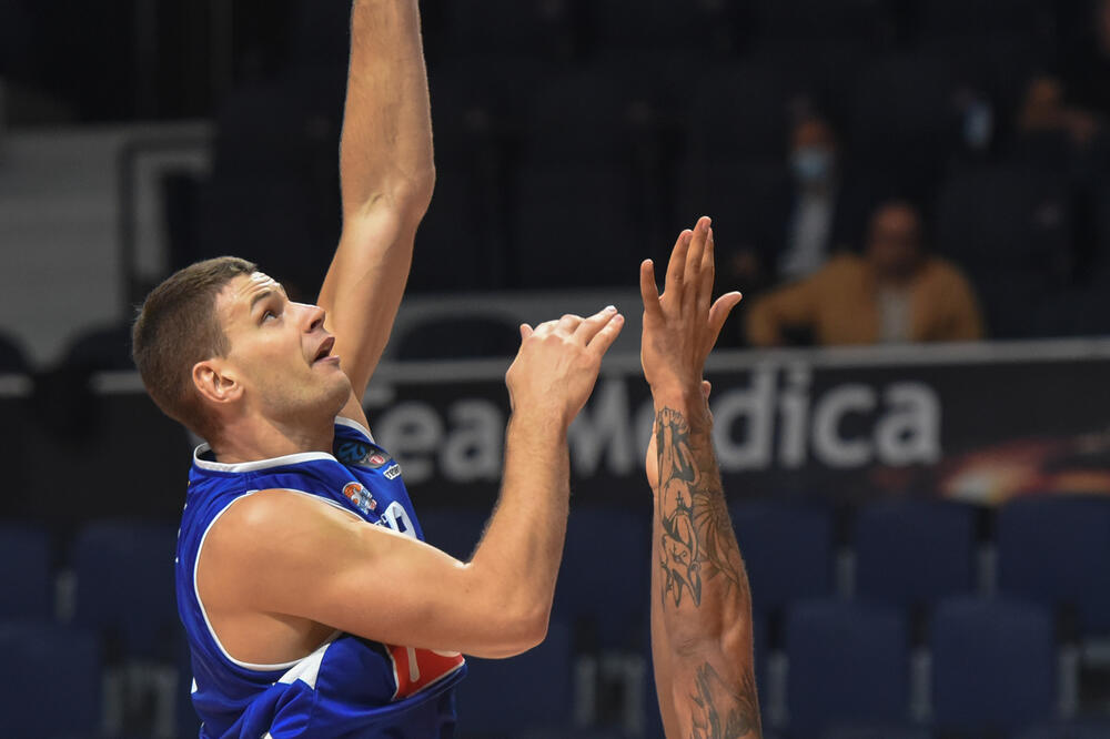 Dragan Apić na utakmici sa Ulmom, Foto: Savo Prelević