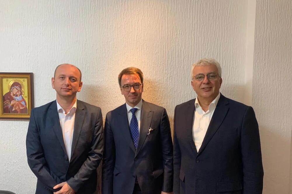 Knežević, Maslenikov i Mandić, Foto: Demokratski front