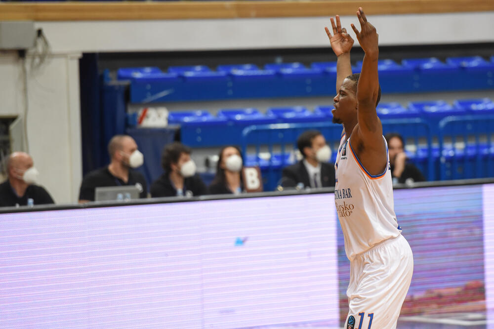 Vajthed slavi trojku za pobjedu, Foto: Savo Prelević