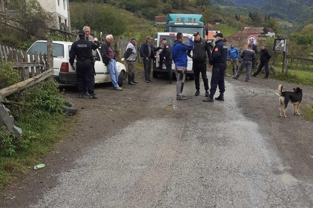 Mještani blokirali izvlačenje građe iz šuma, Foto: Tufik Softić