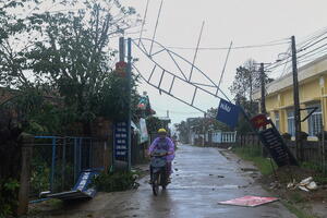 U Vijetnamu u udaru tajfuna stradalo najmanje 19 osoba, 64 nestalo