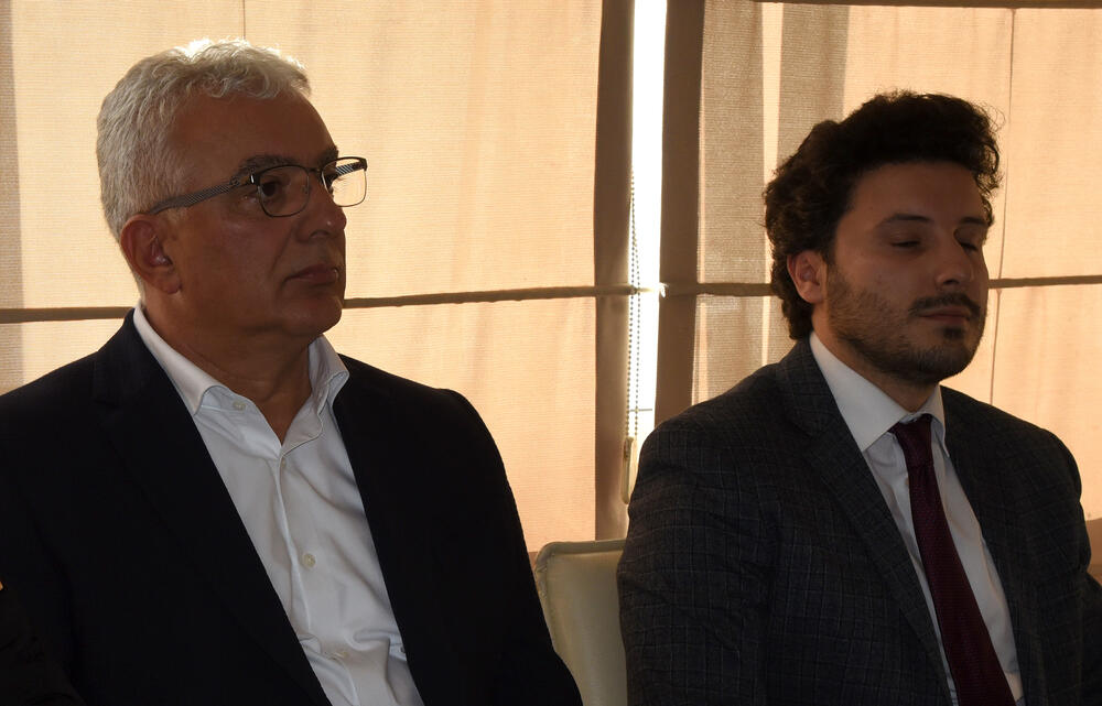 <p>"Narednih dana upoznaću stranke sa mojim prijedlogom kandidata za ministre u ekspertskoj vladi", saopštio je mandatar</p>