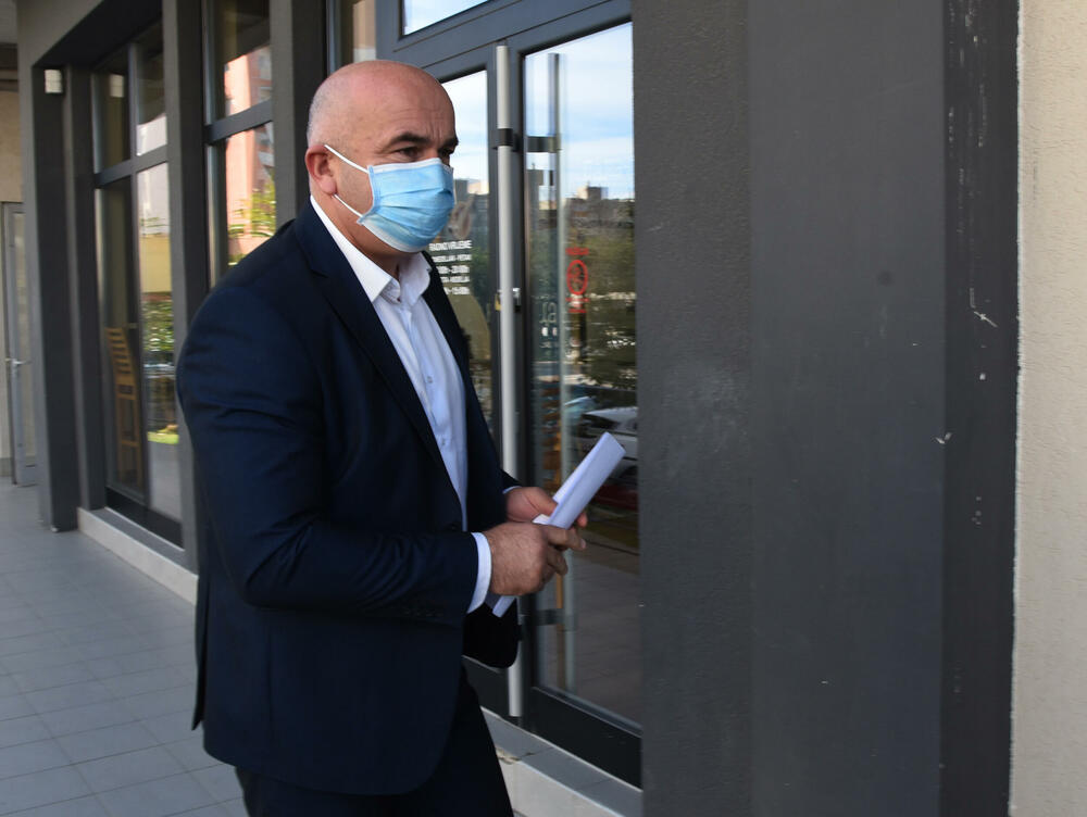 <p>"Narednih dana upoznaću stranke sa mojim prijedlogom kandidata za ministre u ekspertskoj vladi", saopštio je mandatar</p>