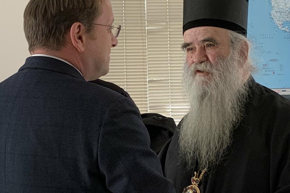 Mitropolit Amfilohije i Varhelji, Foto: Tviter