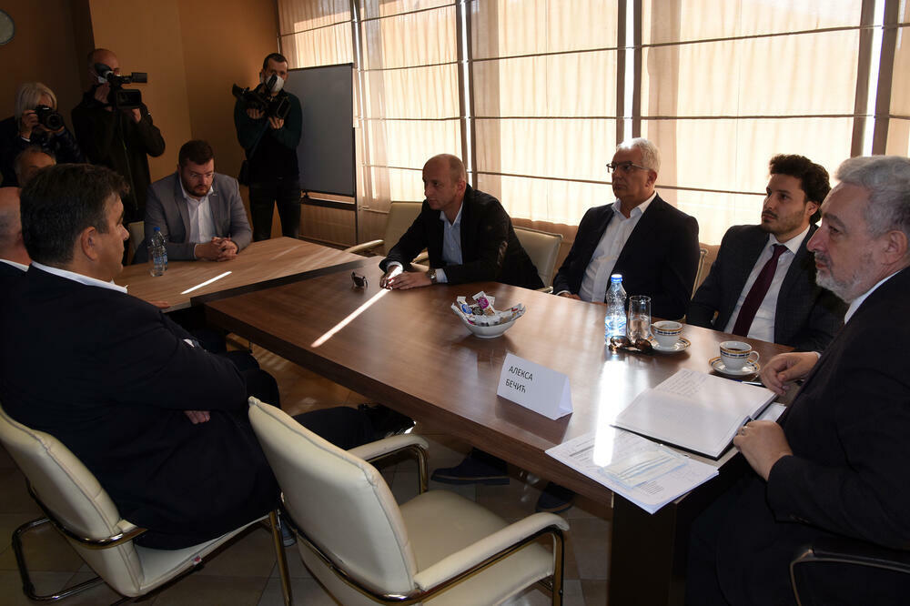 Sa jučerašnjeg sastanka kod Krivokapića, Foto: Luka Zeković/Vijesti