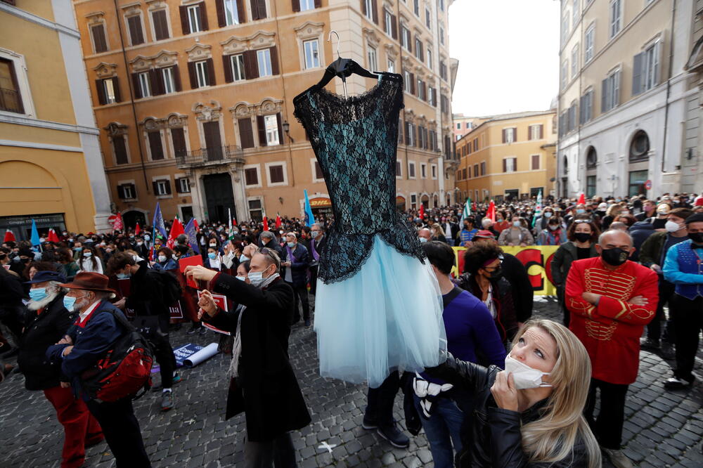 Detalj iz Milana: Protest protvo vladinih mjera za suzbijanje koronavirusa, Foto: Reuters