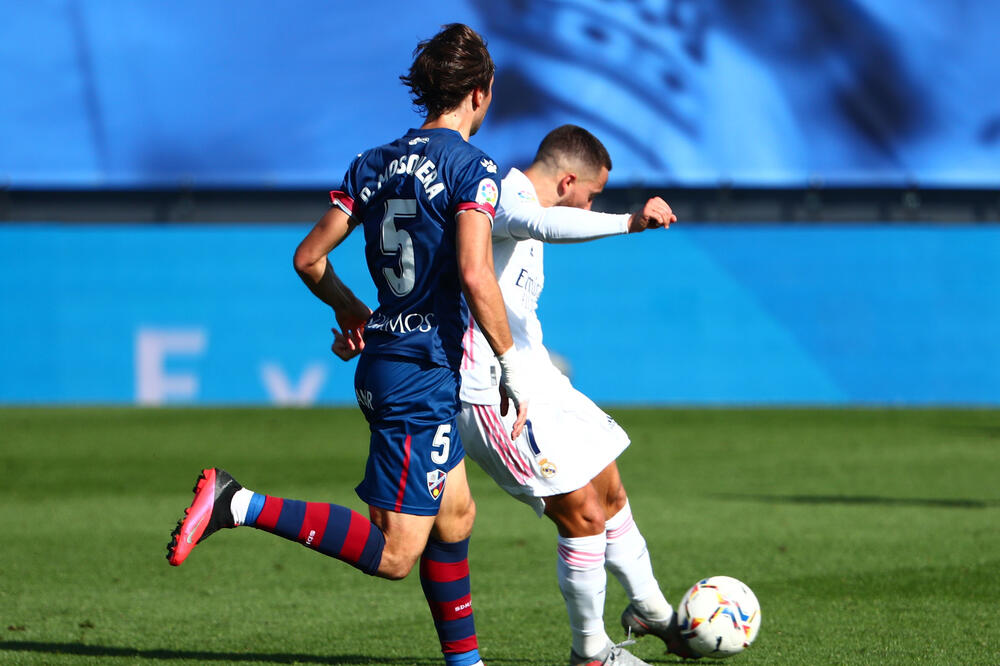 Azar postiže gol protiv Ueske, Foto: Reuters