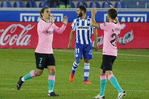 Nastavljen loš niz Barse: Alaves izdržao s igračem manje