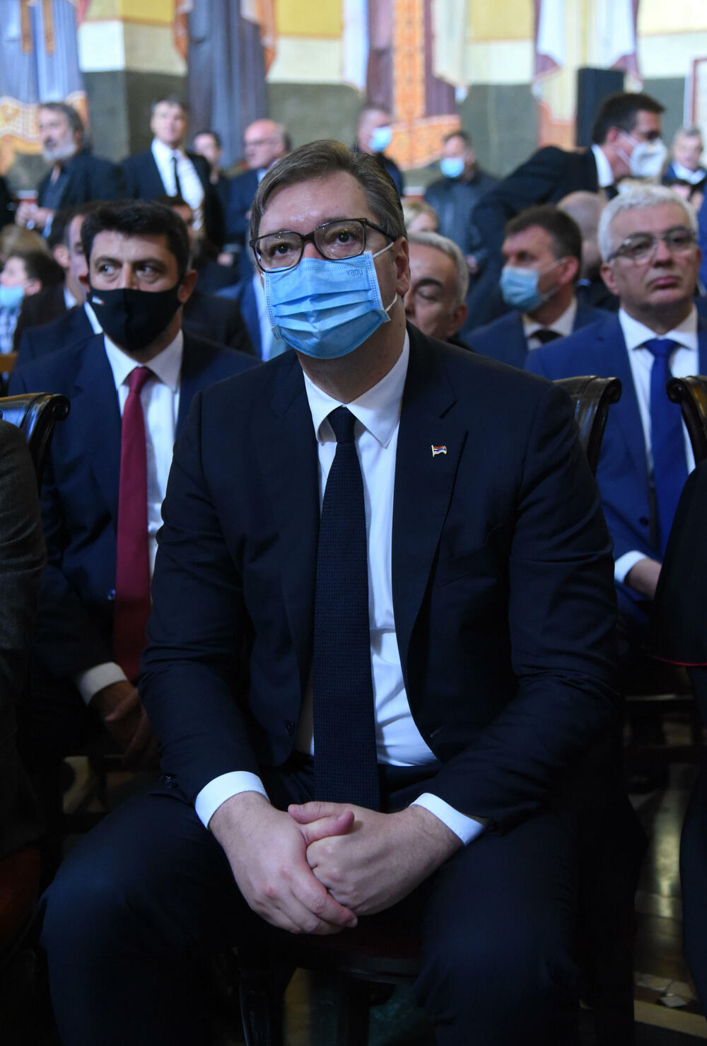 <p>Mitropolit crnogorsko-primorski Amfilohije sahranjen je danas u kripti Sabornog Hrama Hristovog Vaskrsenja u Podgorici. Liturgiju i opijelo služio je patrijarh srpski Irinej. Amfilohije je po svojoj želji sahranjen u kripti Sabornog Hrama u Podgorici u grobu koji je pripremljen za njegovog života. Amfilohije je preminuo u petak, 30. oktobra 2020. godine.</p>