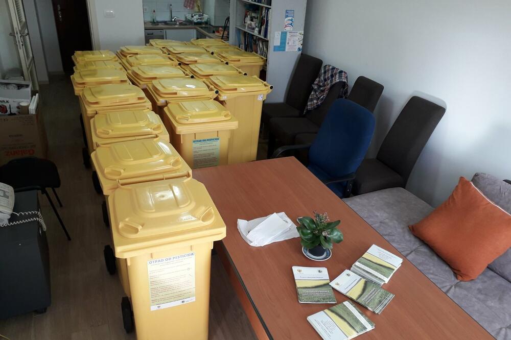 Kante za odlaganje otpada od pesticida, Foto: DMEN