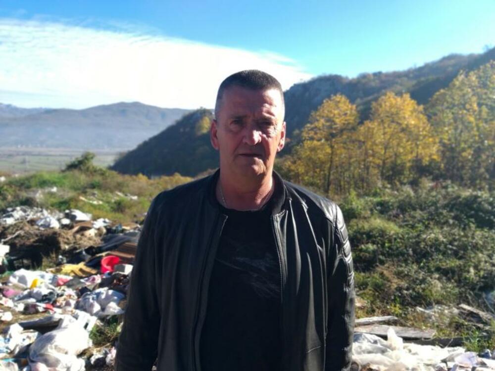 <p>Smatra da je jedino rješenje postavljanje video nadzora i angažovanje Komunalne policije kojoj su se više puta obraćali</p>