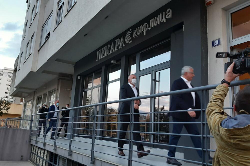 Joković i Mandić dolaze na sastanak, Foto: Biljana Matijašević