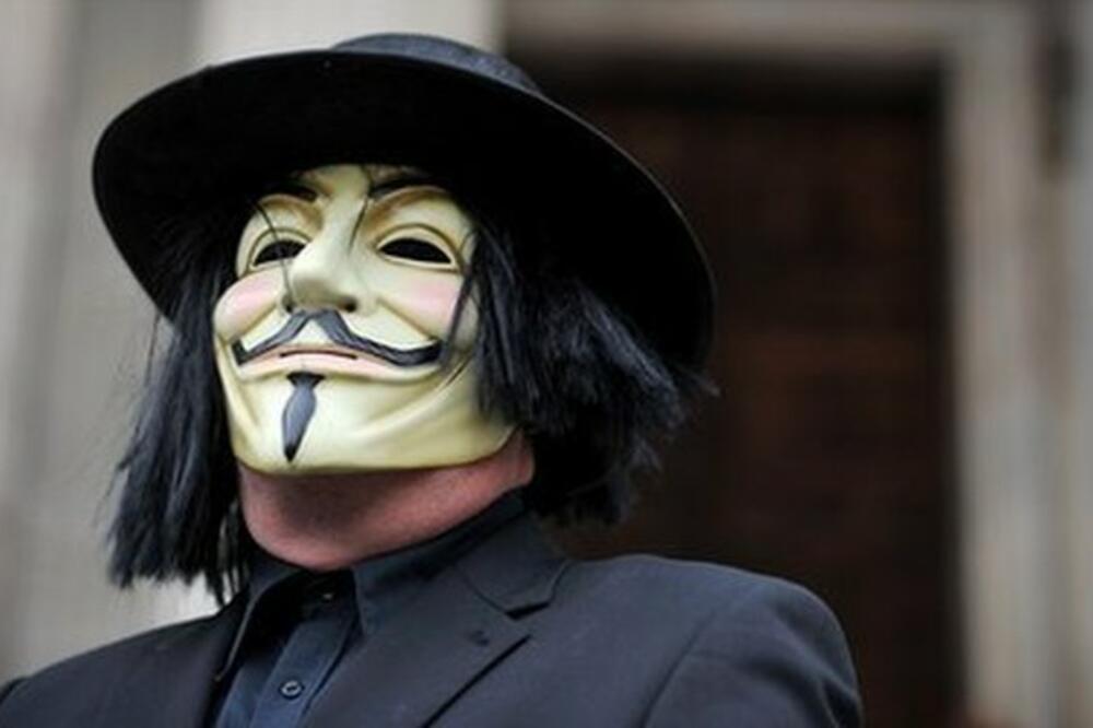 Maske Gaja Fouksa redovne su na protestima širom svijeta, Foto: AFP