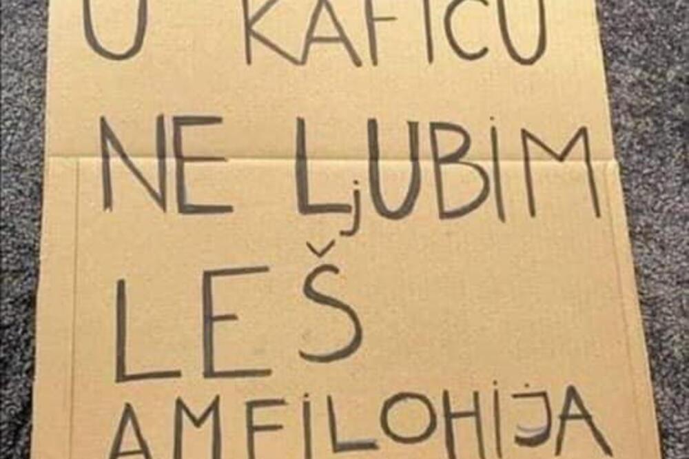 Jedan od transparenata sa protesta, Foto: Facebook