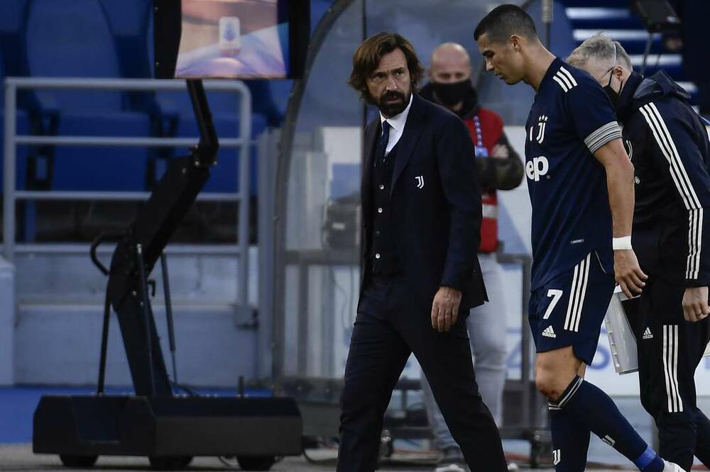 Pirlo je zabrinuto posmatrao izlazak Ronalda, Foto: Flashscore.com