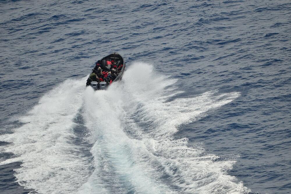 Pirati u bjekstvu sa "Torm Alexandre", Foto: Marina militare