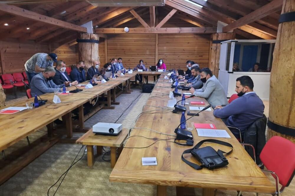 Sa sastanka, Foto: LUPA