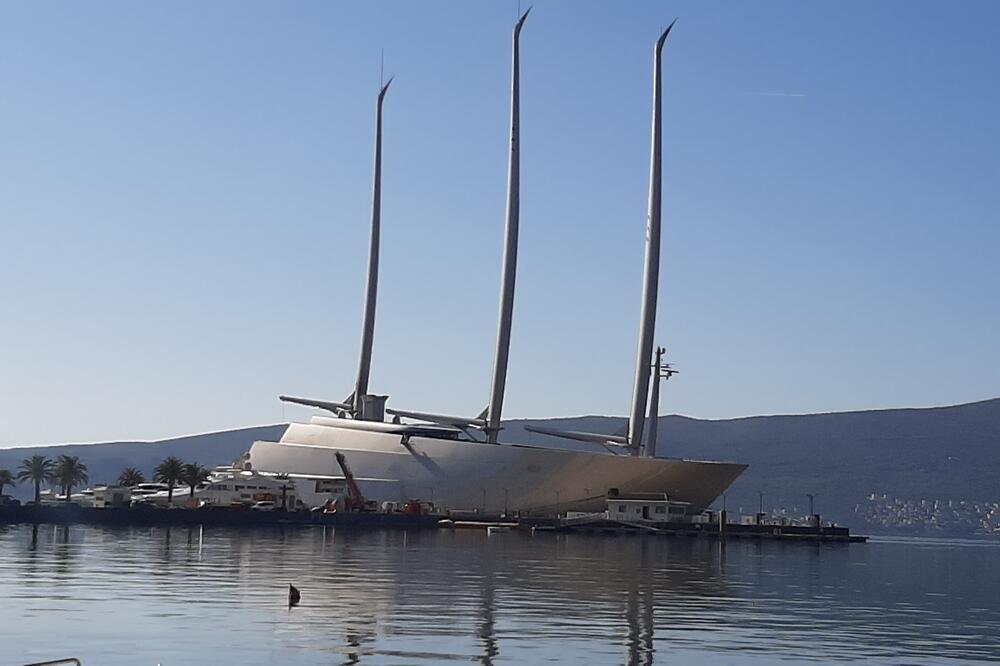 "Sailing Yacht A“ u Porto Montenegru, Foto: Siniša Luković