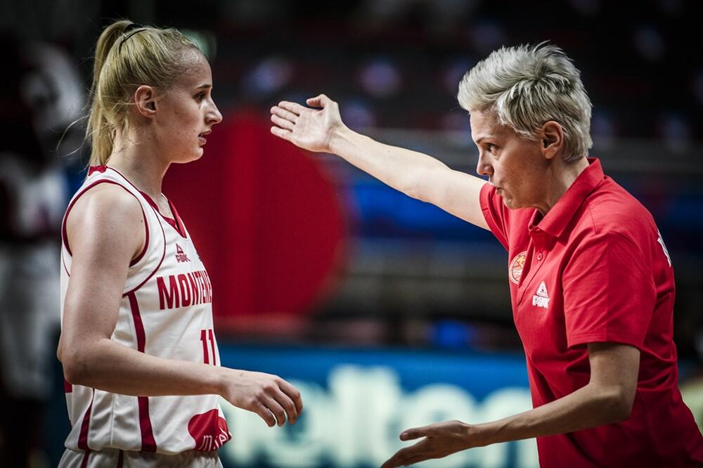Jelena Škerović i Božica Mujović, Foto: FIBA