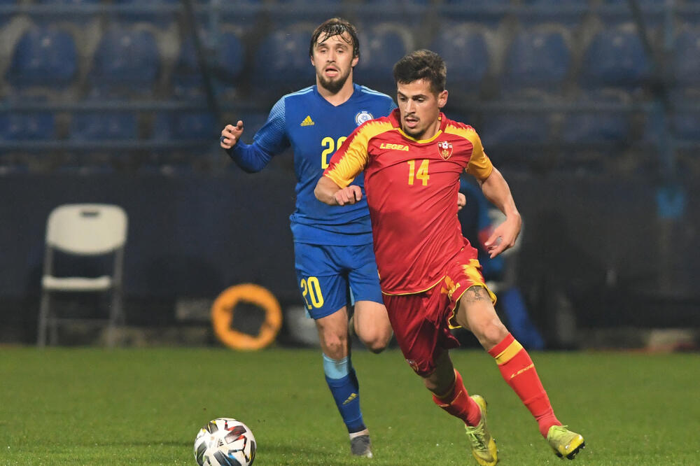 Jovanović na meču sa Kazahstanom, Foto: Savo Prelević