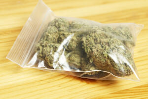 Bar: Pronađeno 50 grama marihuane, protiv dvije osobe podnijeta...