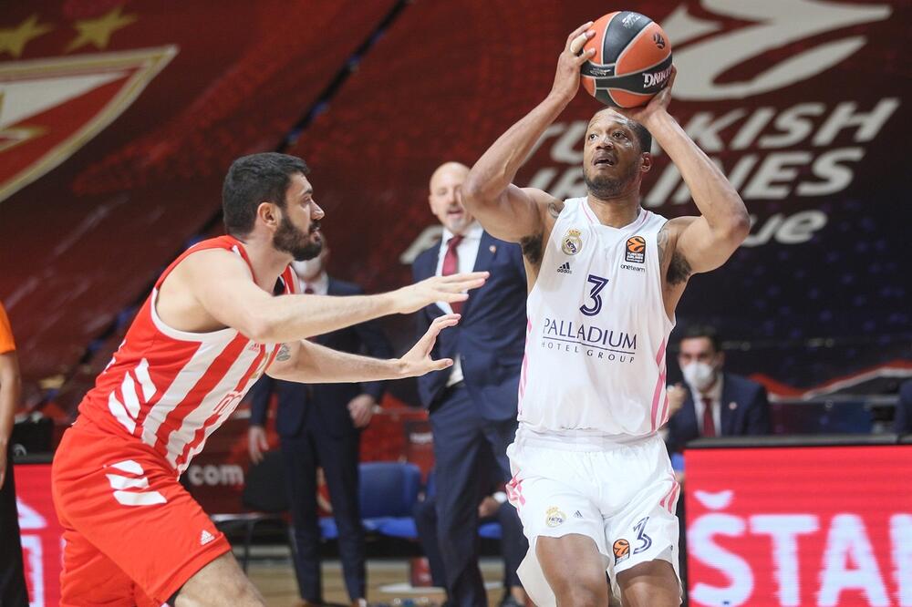 Tompkins u duelu sa Jagodić-Kuridžom, Foto: Euroleague