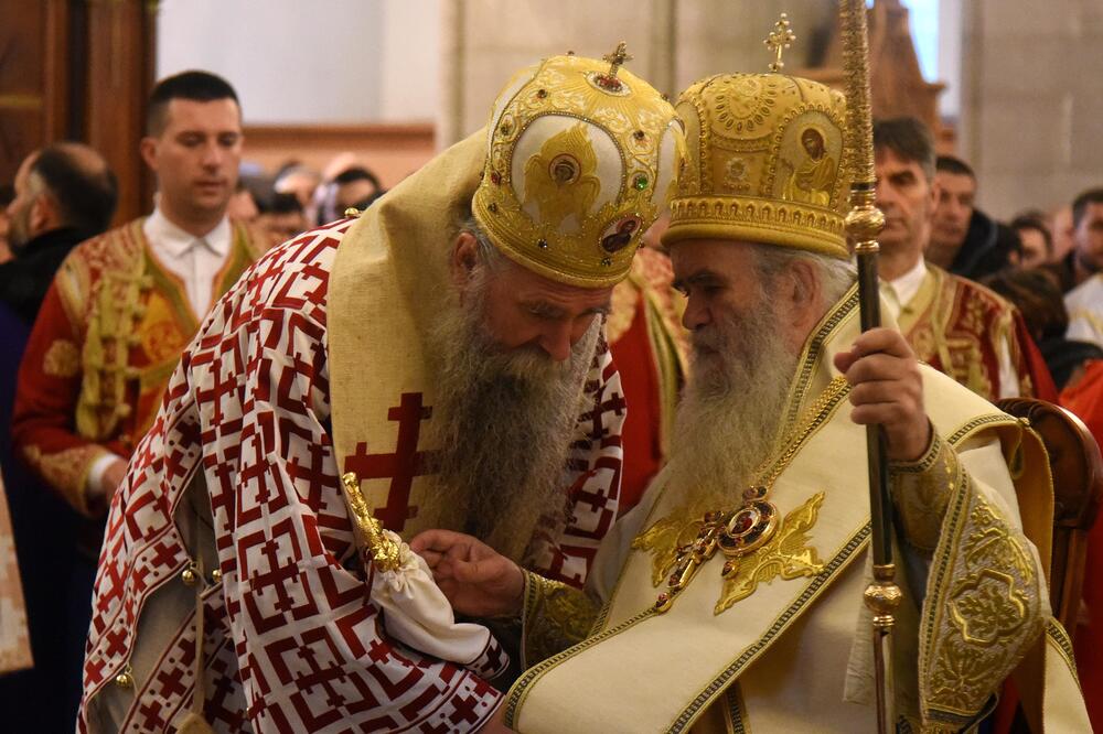Litije pokazale da je “Crkva u Crnoj Gori mnogo više od vjerske ustanove”: Joanikije i Amfilohije, Foto: Boris Pejović