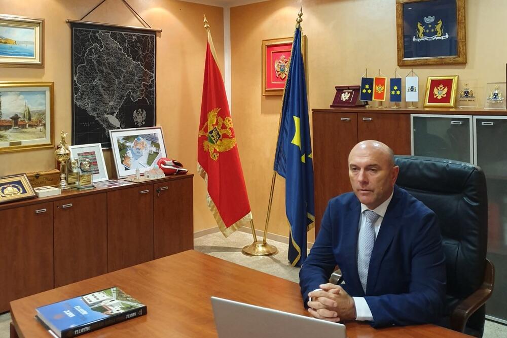 Biću tu da pomognem: Carević, Foto: Opština Budva