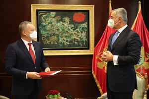 Đukanović with the Romanian ambassador: It is important that Montenegro as soon as possible...