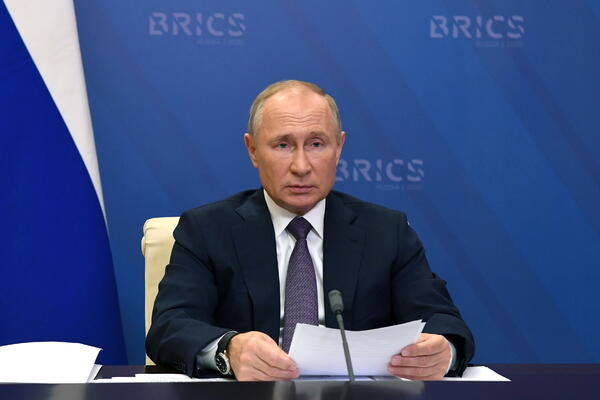 Putin: Ruske vakcine protiv koronavirusa efikasne i bezbjedne