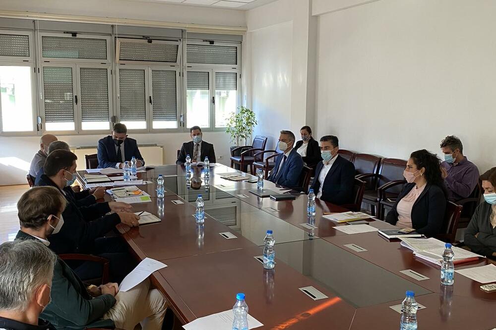 Sa sastanka, Foto: Siniša Luković