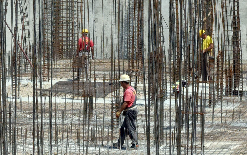 Radnici na jednom od podgoričkih gradilišta, Foto: Luka Zeković