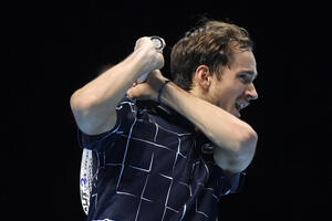 Medvedev se zagrijavao za Nadala