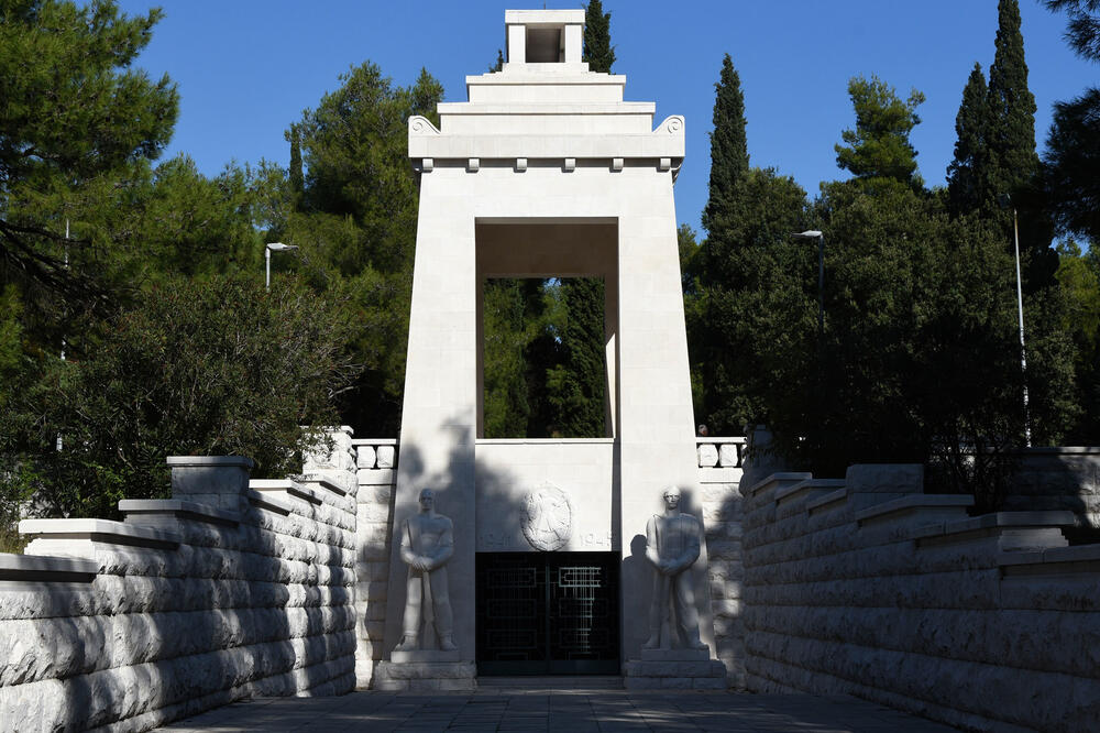 Spomenik Partizanu borcu, Foto: Luka Zeković